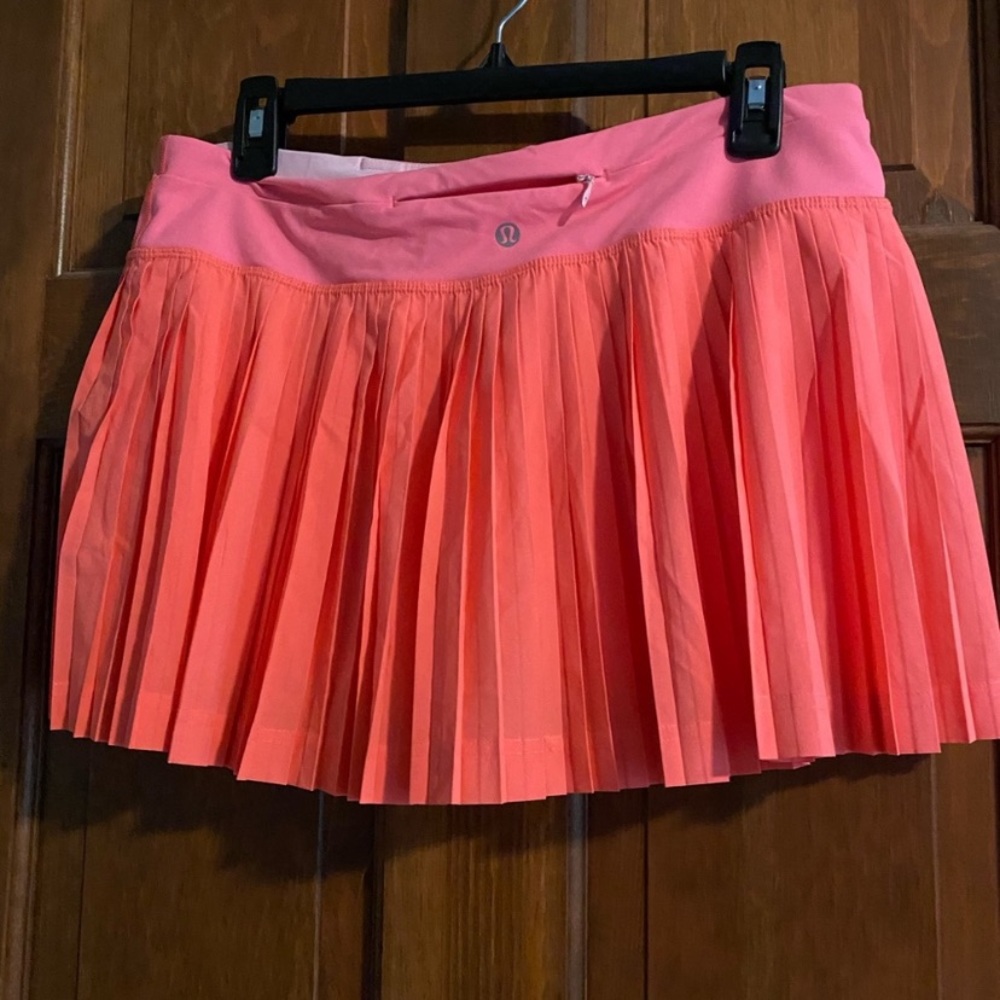 Lululemon pink skirt size 8